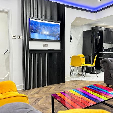4 Bed 4 Bath House With Free Parking, 5 Mins To Lfc And 15 Mins To City Centre ليفربول المظهر الخارجي الصورة