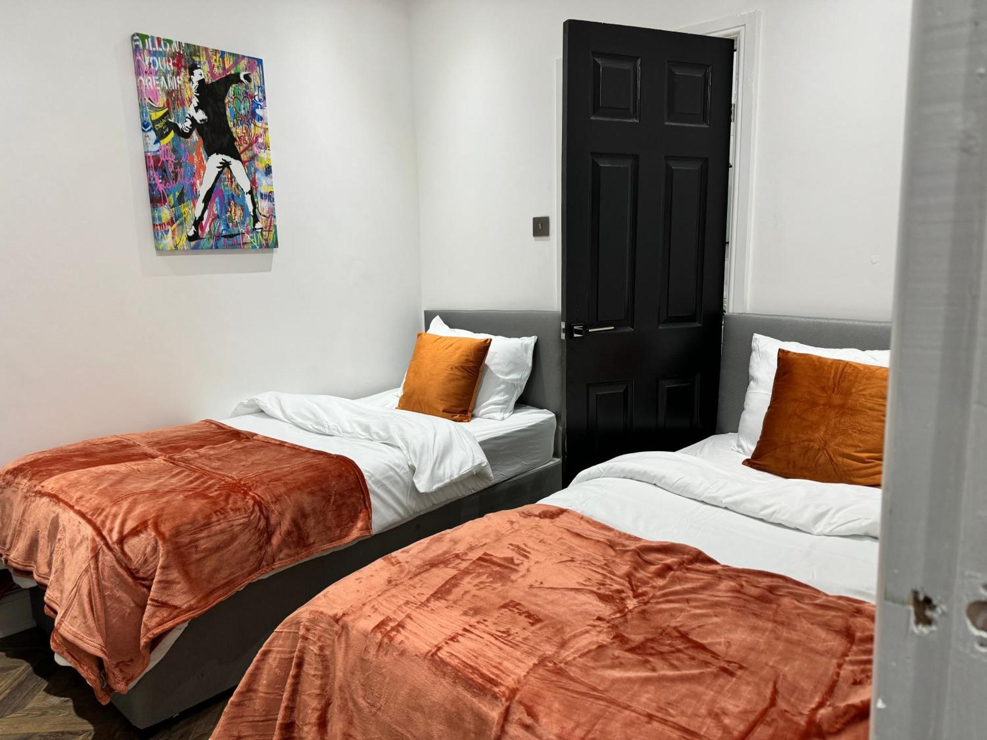 4 Bed 4 Bath House With Free Parking, 5 Mins To Lfc And 15 Mins To City Centre ليفربول المظهر الخارجي الصورة