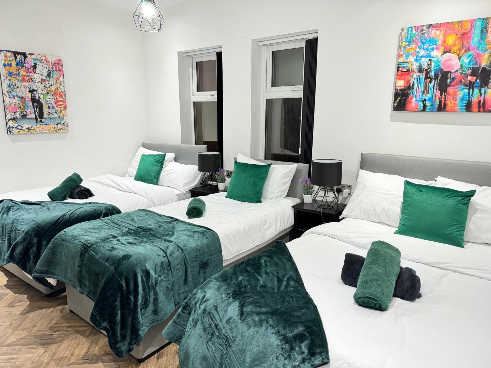 4 Bed 4 Bath House With Free Parking, 5 Mins To Lfc And 15 Mins To City Centre ليفربول المظهر الخارجي الصورة